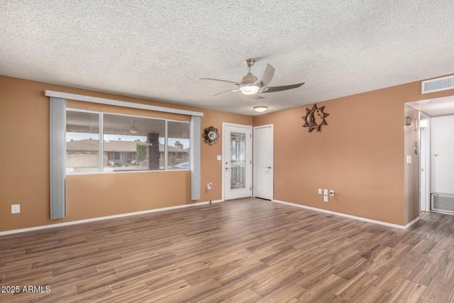 9430 W ARROWHEAD Drive, Sun City, AZ 85351