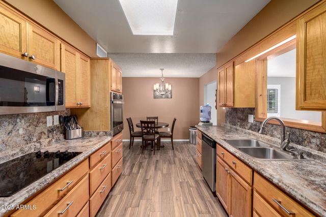 9430 W ARROWHEAD Drive, Sun City, AZ 85351