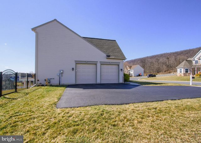 2702 BOX ELDER CT, Harrisburg, PA 17112