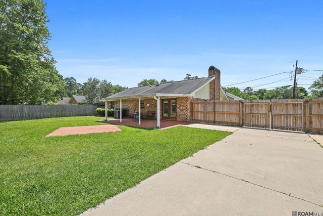 18029 Holly Ridge Dr, Hammond, LA 70403