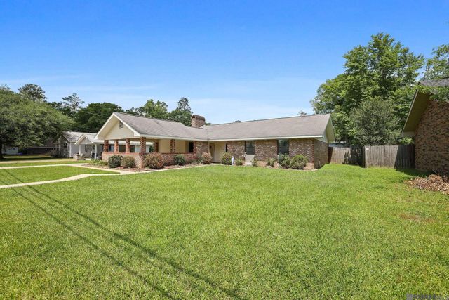 18029 Holly Ridge Dr, Hammond, LA 70403