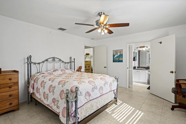 1915 Eucalyptus Avenue, Fort Pierce, FL 34949