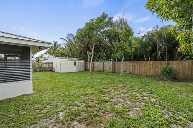 1915 Eucalyptus Avenue, Fort Pierce, FL 34949