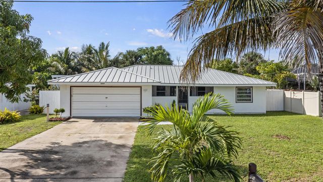 1915 Eucalyptus Avenue, Fort Pierce, FL 34949