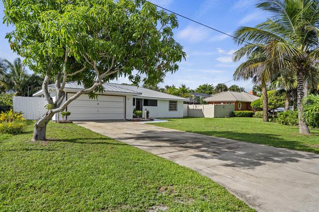 1915 Eucalyptus Avenue, Fort Pierce, FL 34949