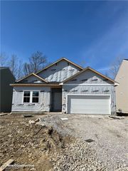 421 Pheasant Run, Elyria, OH 44035