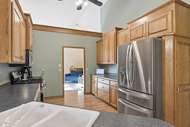 11 Moon Circle, Saint Cloud, MN 56301