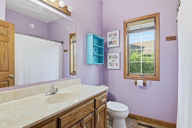 11 Moon Circle, Saint Cloud, MN 56301