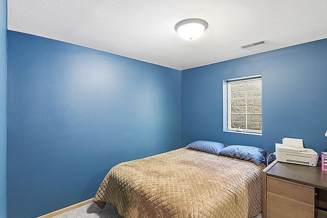 11 Moon Circle, Saint Cloud, MN 56301