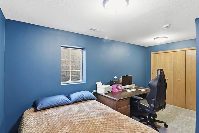 11 Moon Circle, Saint Cloud, MN 56301