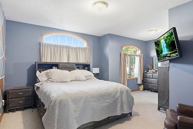 11 Moon Circle, Saint Cloud, MN 56301