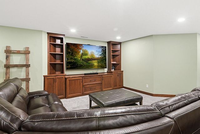 11 Moon Circle, Saint Cloud, MN 56301