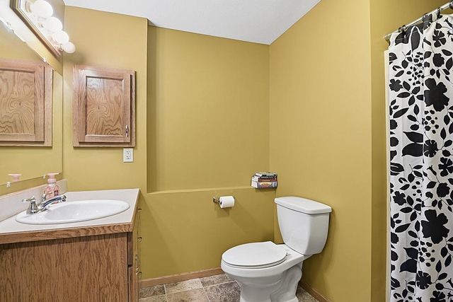 11 Moon Circle, Saint Cloud, MN 56301