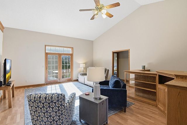 11 Moon Circle, Saint Cloud, MN 56301