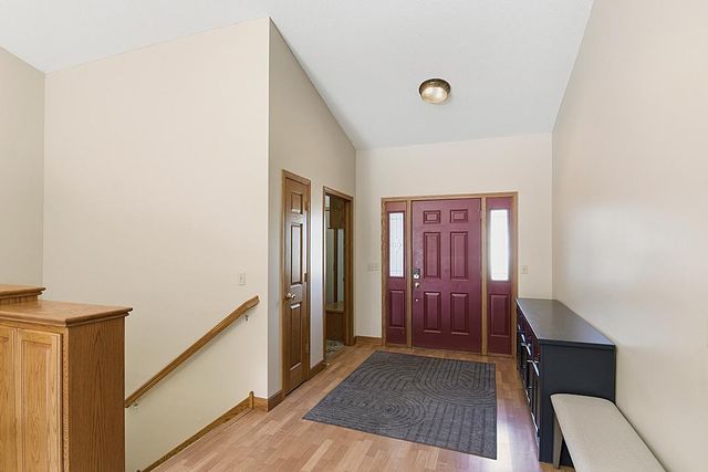 11 Moon Circle, Saint Cloud, MN 56301