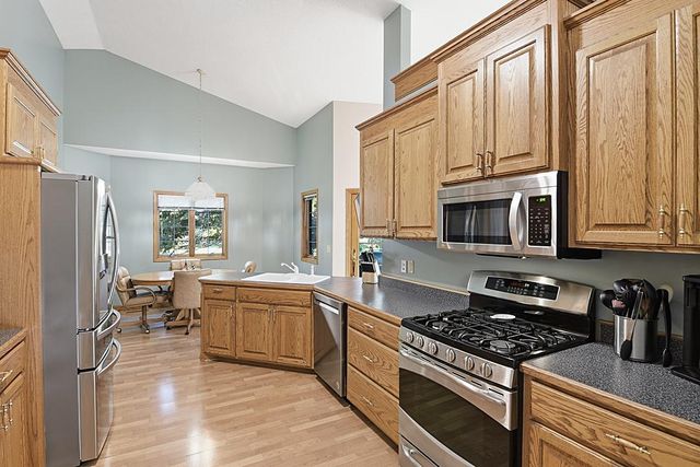 11 Moon Circle, Saint Cloud, MN 56301
