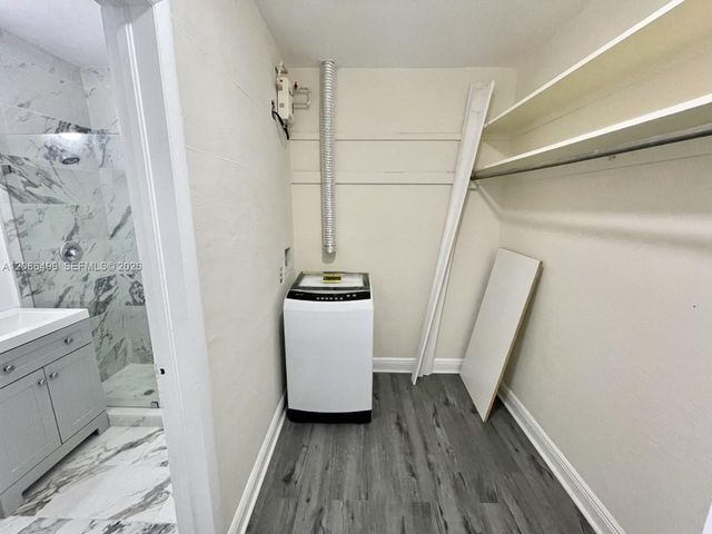 218 Santillane Avenue 21, Coral Gables, FL 33134