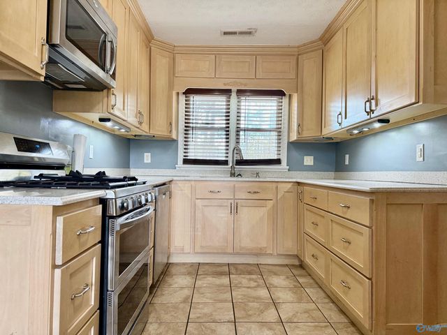 204 Taylor Road, Glencoe, AL 35905