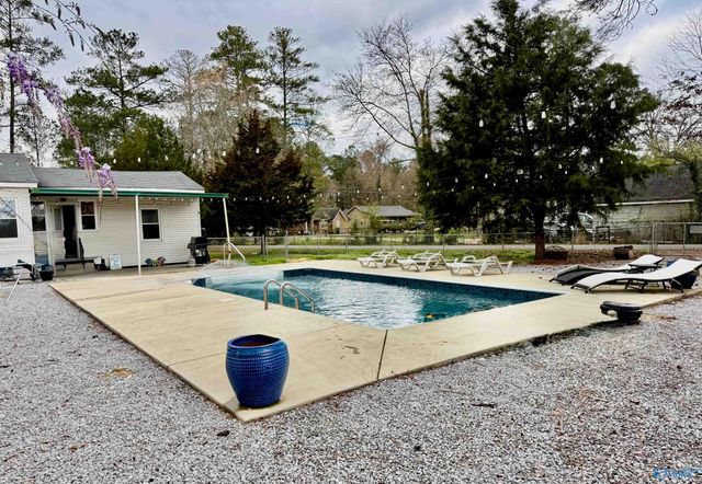 204 Taylor Road, Glencoe, AL 35905