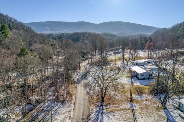 736 Ryder Church Road, Bluff City, TN 37618