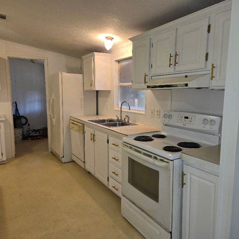 219 Wildflower Drive, Gun Barrel City, TX 75156