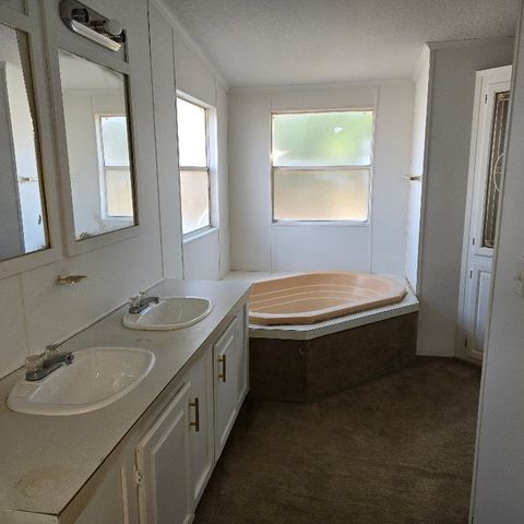 219 Wildflower Drive, Gun Barrel City, TX 75156