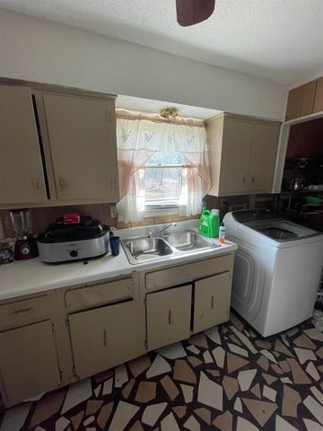 3966 HEDGEROW DR, Memphis, TN 38109