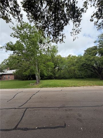 1011 Holt Street, College Station, TX 77840