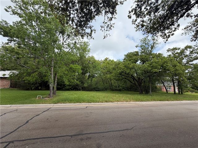 1011 Holt Street, College Station, TX 77840