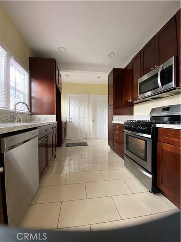 1331 Atlantic Avenue, Long Beach, CA 90813