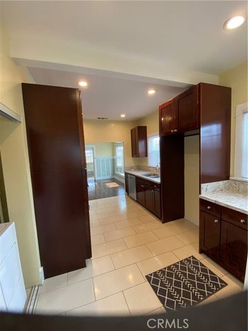 1331 Atlantic Avenue, Long Beach, CA 90813