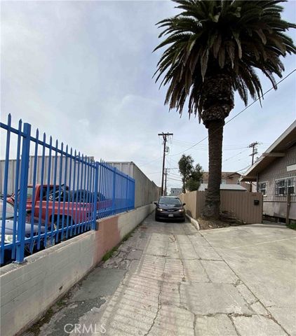 1331 Atlantic Avenue, Long Beach, CA 90813