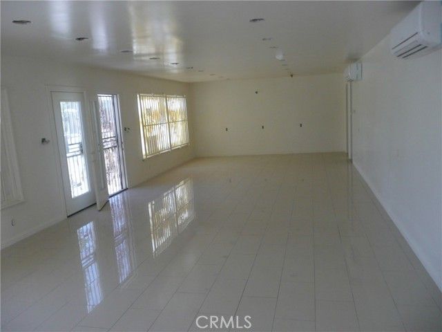 1331 Atlantic Avenue, Long Beach, CA 90813