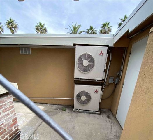 1331 Atlantic Avenue, Long Beach, CA 90813