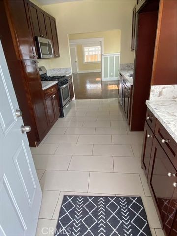 1331 Atlantic Avenue, Long Beach, CA 90813