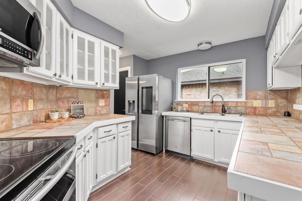 6510 Barrygate Drive, Spring, TX 77373