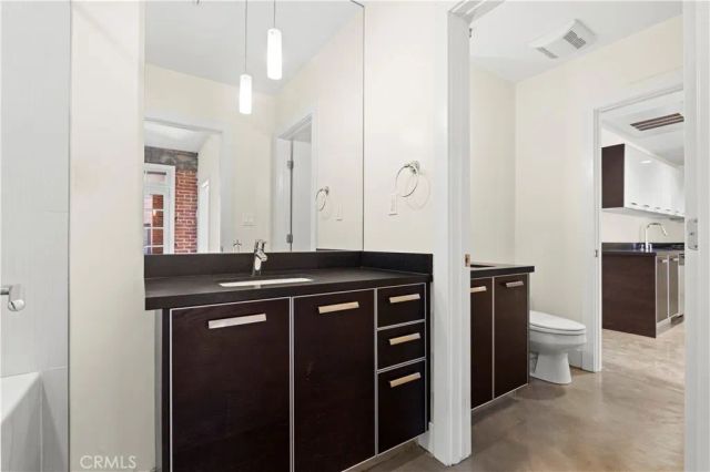139 S Los Robles Ave 104, Pasadena, CA 91101
