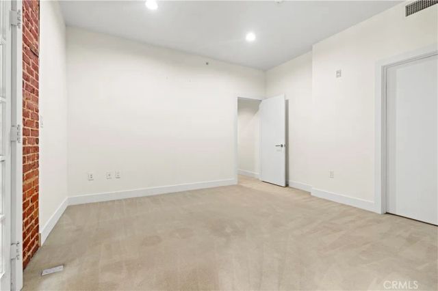 139 S Los Robles Ave 104, Pasadena, CA 91101