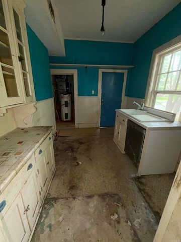 224 W Daisy Bates Drive, Little Rock, AR 72202