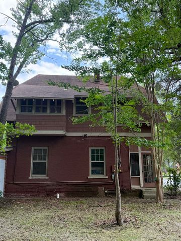 224 W Daisy Bates Drive, Little Rock, AR 72202