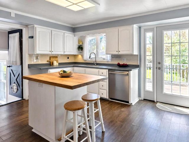 1416 Cedar STREET, Oshkosh, WI 54901