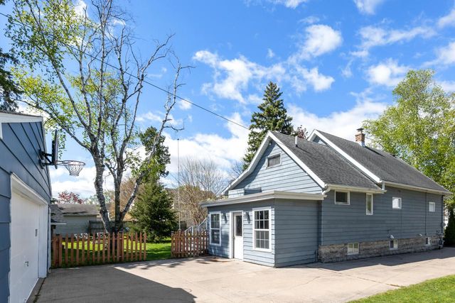 1416 Cedar STREET, Oshkosh, WI 54901