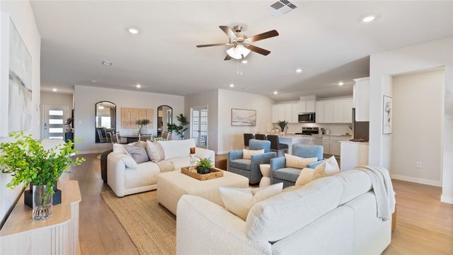 1454 Rhaegal St, Corpus Christi, TX 78415