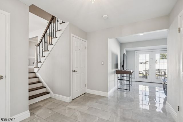 2 Michael Ct, Old Bridge Twp., NJ 08857