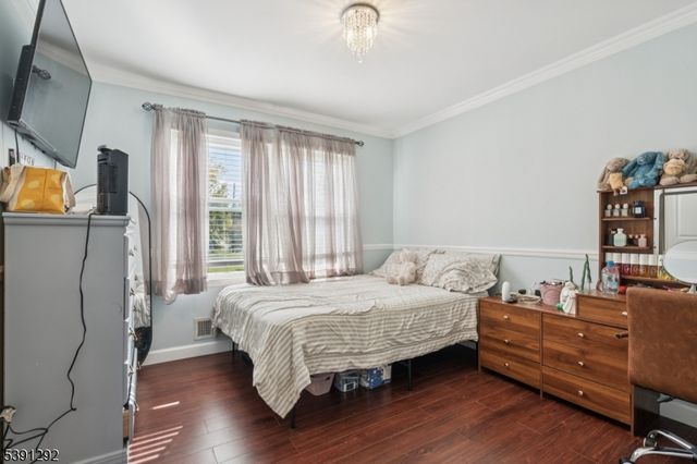 2 Michael Ct, Old Bridge Twp., NJ 08857