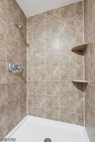 2 Michael Ct, Old Bridge Twp., NJ 08857