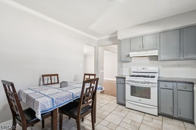 2 Michael Ct, Old Bridge Twp., NJ 08857