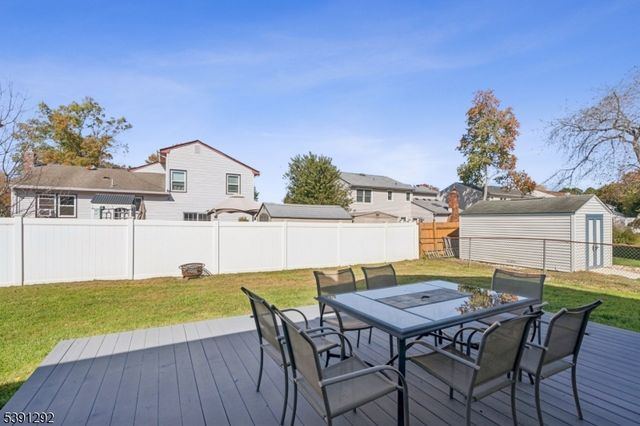 2 Michael Ct, Old Bridge Twp., NJ 08857