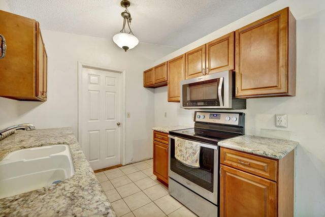 7902 Holopaw Avenue, Fort Pierce, FL 34951