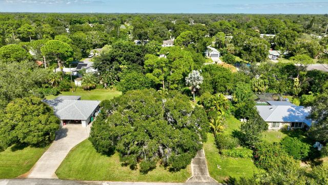 7902 Holopaw Avenue, Fort Pierce, FL 34951